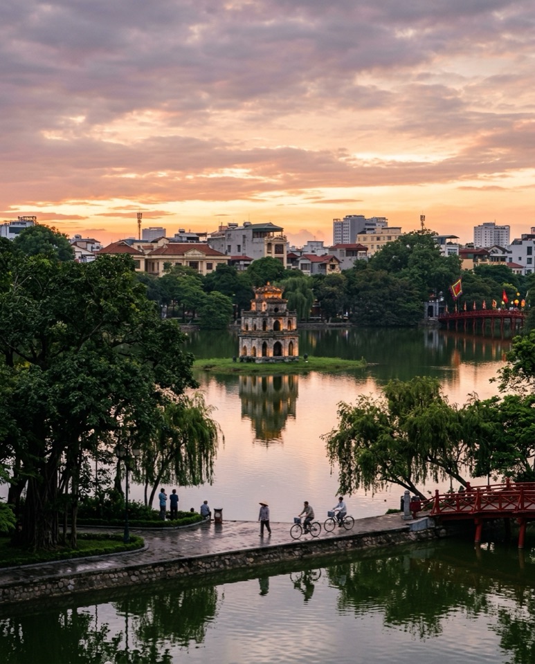 Hồ Gươm và Tháp Rùa bình minh