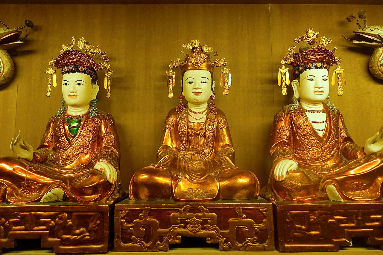 File:Unidentified statues - Vietnam Museum of Ethnology - Hanoi, Vietnam - DSC02582.JPG
