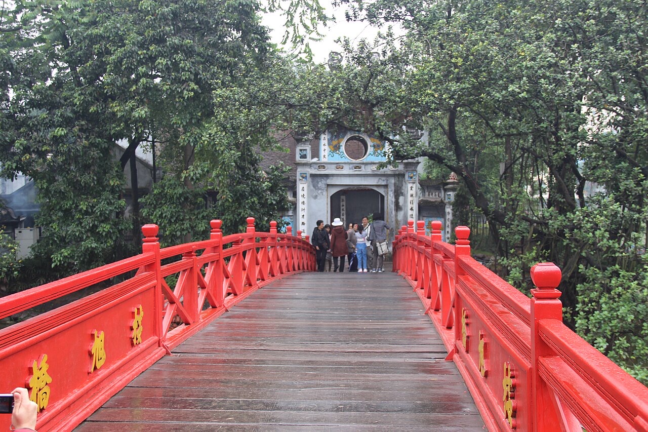File:Ngoc Son Temple on Hoan Kiem Lake (9753135371).jpg