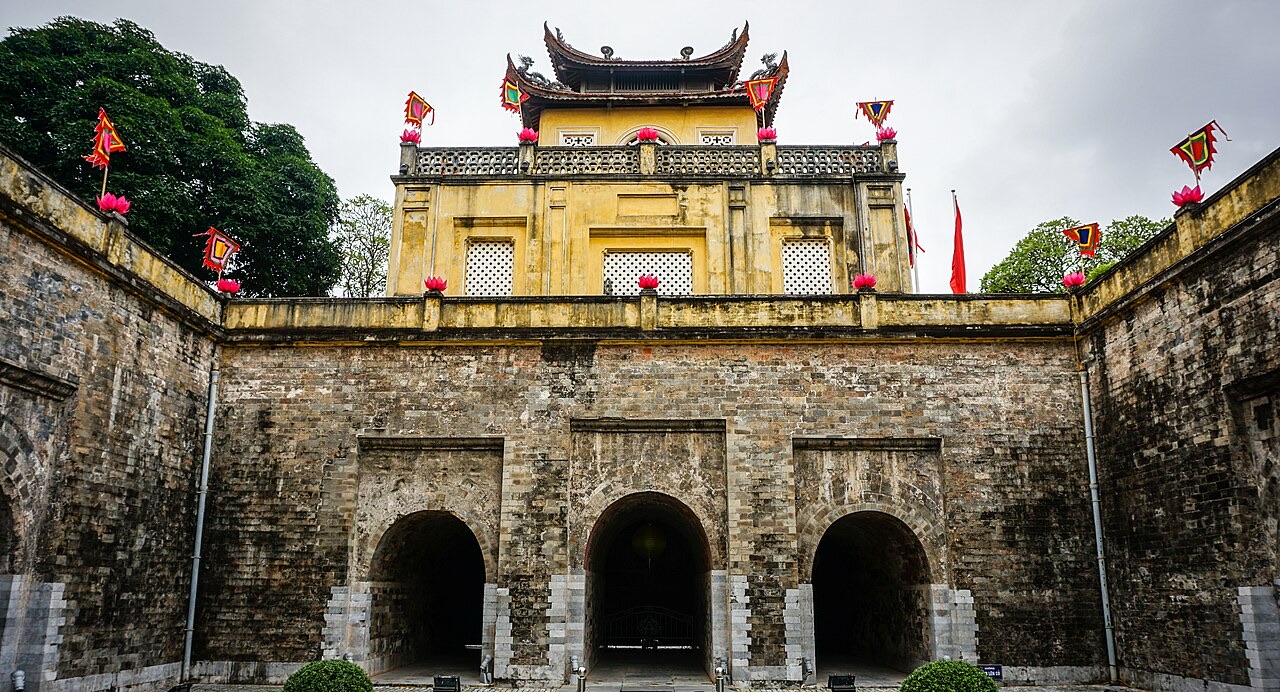 File:Central Sector of the Imperial Citadel of Thang Long - Hanoi.jpg
