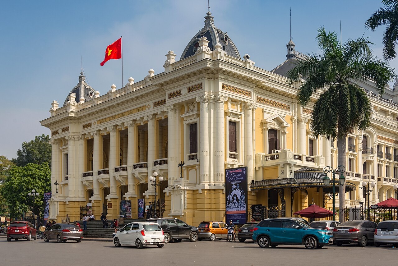 File:Hanoi Opera House, 24 December 2016.jpg
