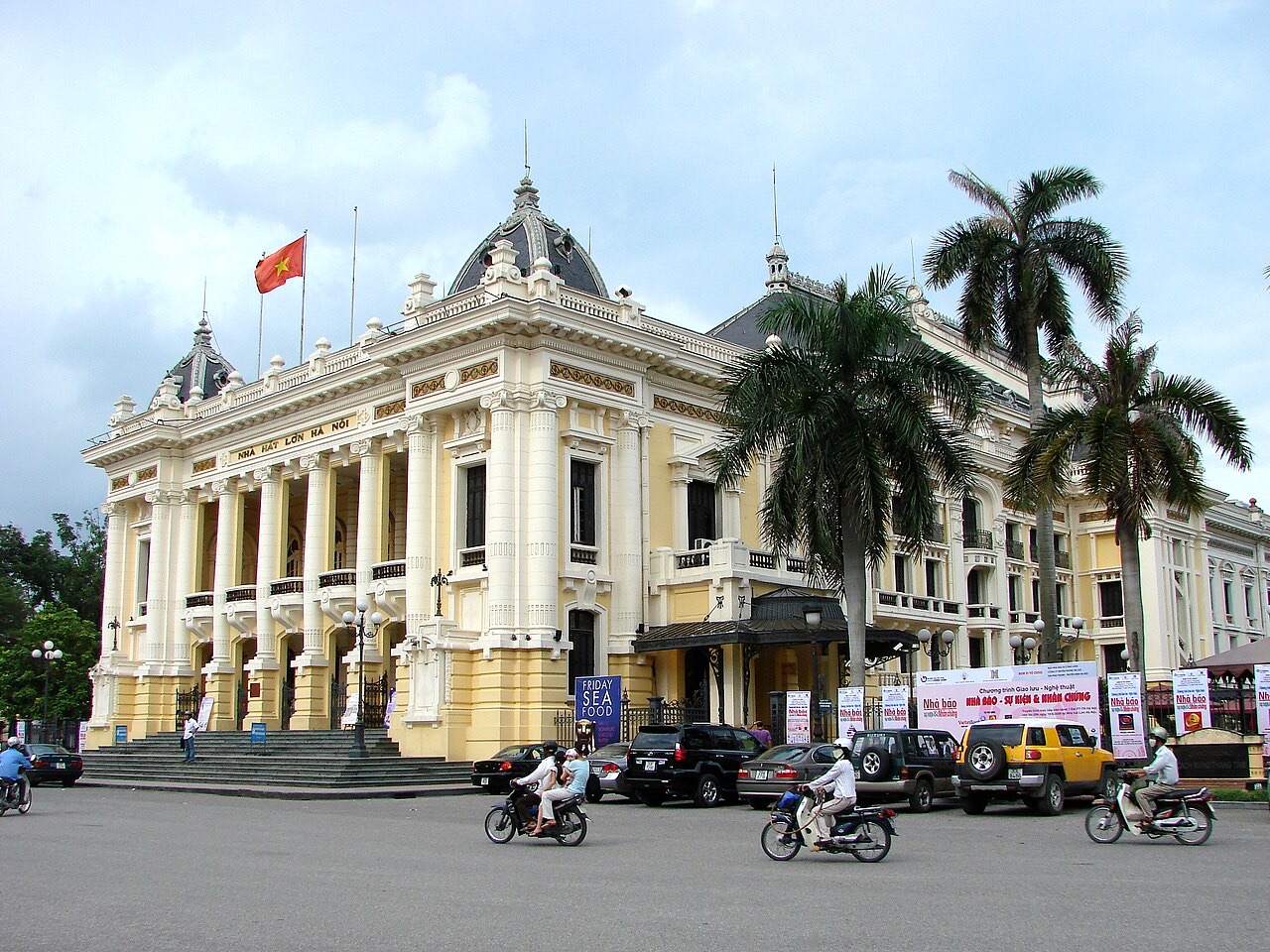 File:Opera House - Hanoi - Vietnam.JPG