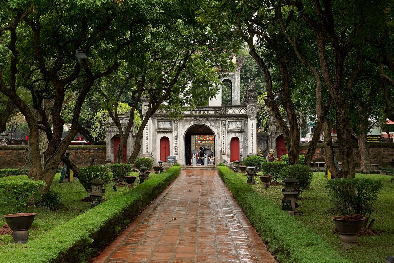 File:Main gate of the Temple of Literature, Hanoi, Vietnam, 20240123 0929 3068.jpg